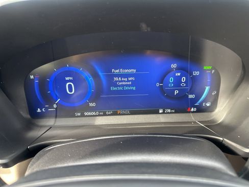 Used 2020 Ford Escape Titanium image 20