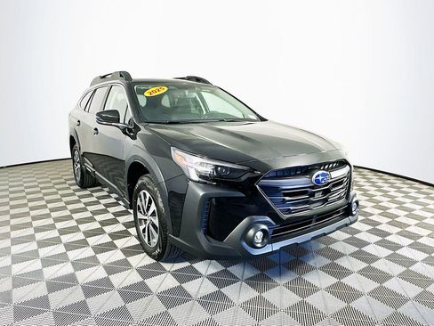 Used 2025 Subaru Outback Premium w/ Popular Package #1A image 2