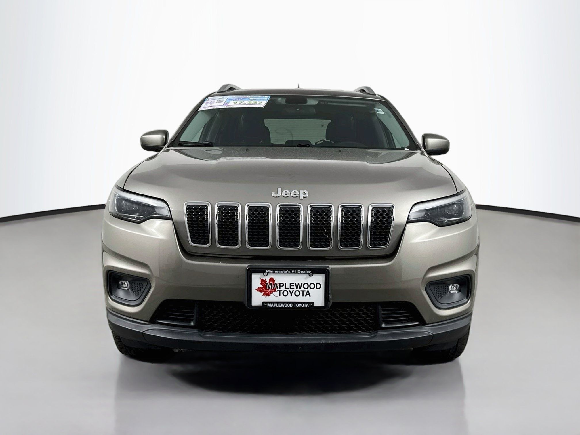 Used 2019 Jeep Cherokee Latitude Plus w/ Cold Weather Group AWD/4WD image 2
