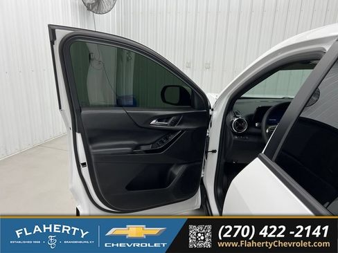 Used 2026 Chevrolet Equinox LT AWD/4WD image 8