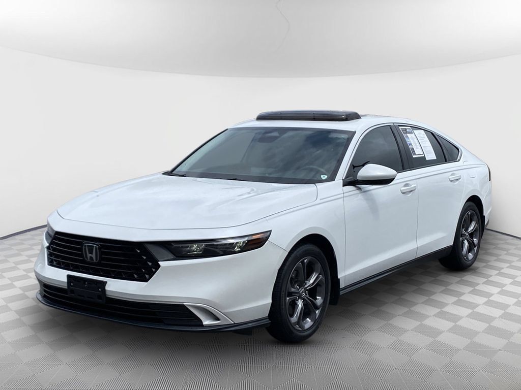 Used 2023 Honda Accord EX image 4