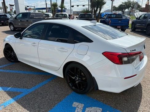 Used 2023 Honda Civic Sport image 4
