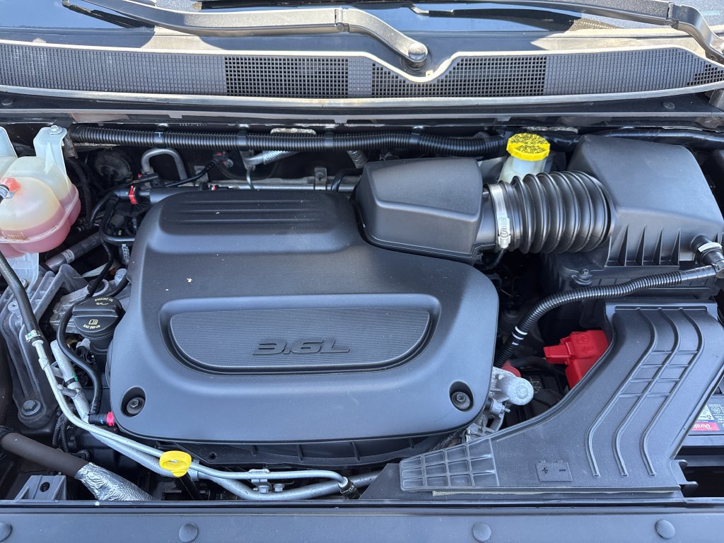 Used 2021 Chrysler Pacifica Touring-L FWD image 22