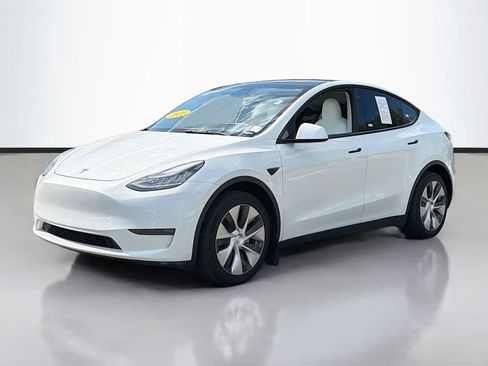 Used 2021 Tesla Model Y Long Range AWD/4WD image 2