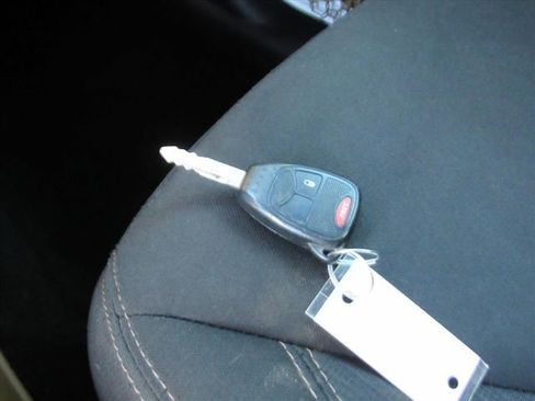 Used 2017 Jeep Wrangler Unlimited Sahara w/ Connectivity Group image 29