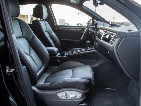 New 2026 Porsche Macan AWD/4WD image 26