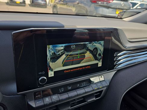 Used 2025 Toyota Camry LE FWD image 36