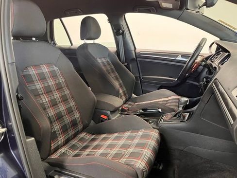 Used 2019 Volkswagen GTI SE image 10