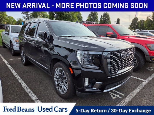 Used 2023 GMC Yukon Denali Ultimate w/ LPO, Floor Liner Package AWD/4WD image 1