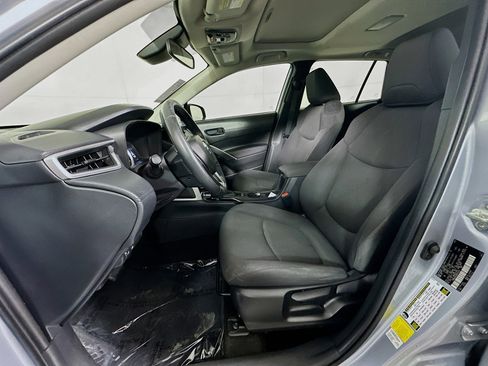 Used 2022 Toyota Corolla Cross LE w/ Moonroof Package image 12