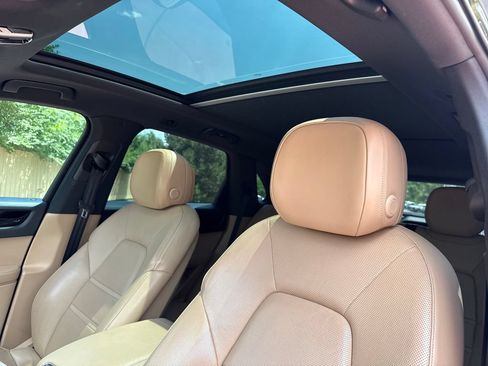Used 2020 Porsche Cayenne AWD/4WD image 13