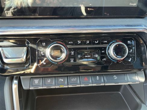 Used 2024 GMC Sierra 2500 Denali Ultimate image 19