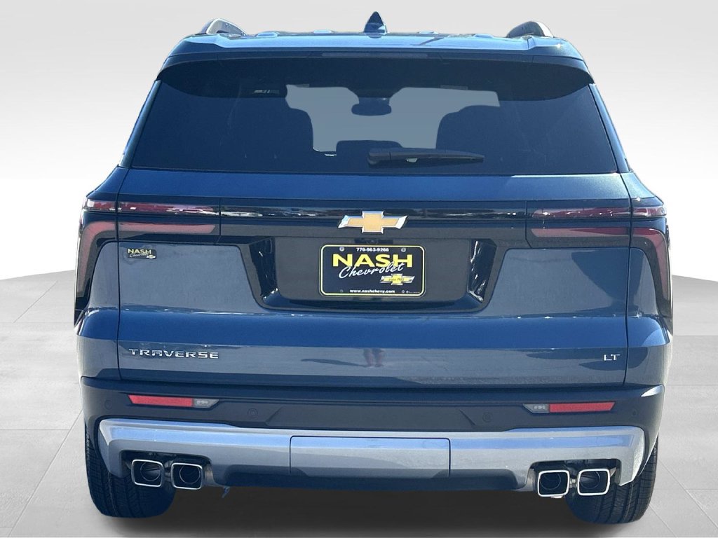 Used 2024 Chevrolet Traverse LT w/ Trailering Package FWD image 4