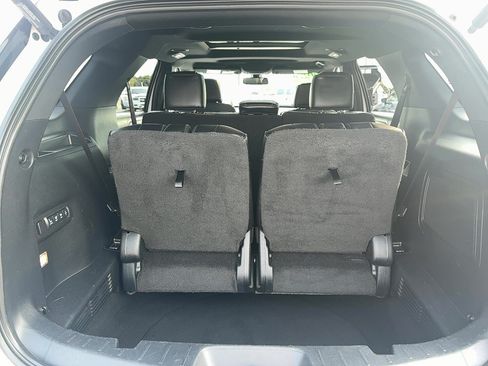 Used 2016 Ford Explorer Platinum AWD/4WD image 8