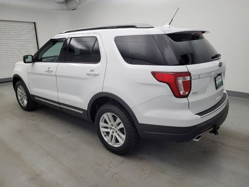Used 2018 Ford Explorer XLT w/ Equipment Group 202A AWD/4WD image 3