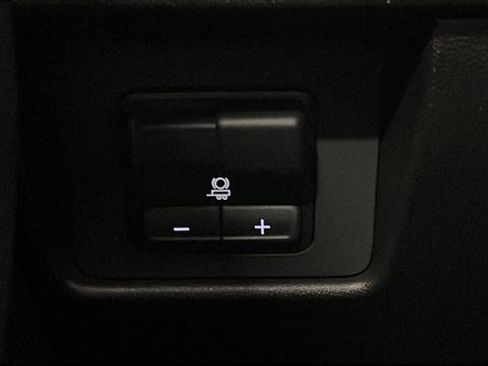 Used 2025 Chevrolet Colorado Z71 AWD/4WD image 31