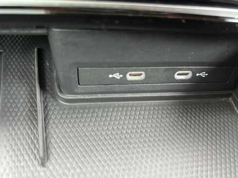 Used 2025 Volkswagen Atlas SE FWD image 18