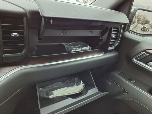 Used 2022 GMC Sierra 1500 SLT w/ SLT Premium Package image 18