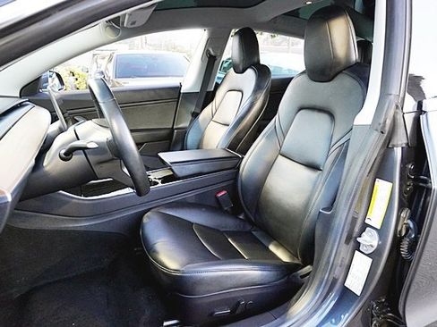 Used 2019 Tesla Model 3 Mid Range RWD image 21
