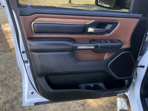 Used 2022 RAM 1500 Limited w/ Body Color Bumper Group image 10