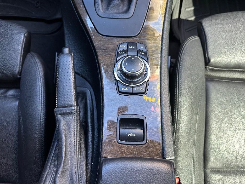 Used 2013 BMW 335i Convertible RWD image 14