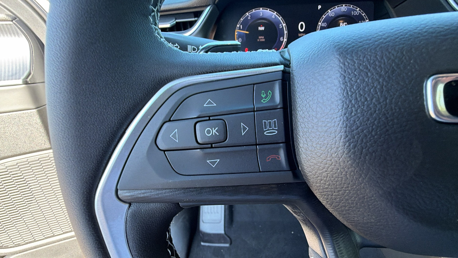 New 2027 Jeep Grand Cherokee Laredo RWD image 24