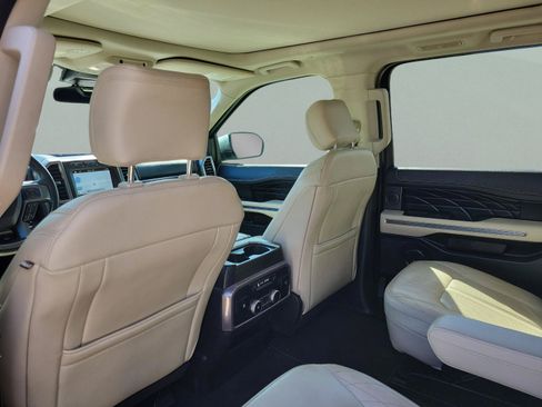 Used 2019 Ford Expedition Platinum RWD image 14