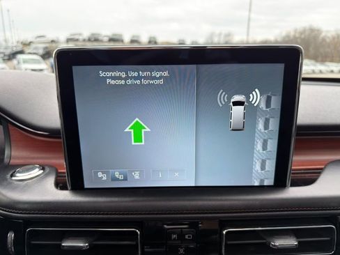 Used 2021 Lincoln Aviator Reserve w/ Equipment Group 202A image 32