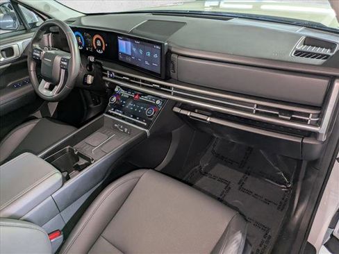 Used 2025 Hyundai Santa Fe SEL FWD image 21