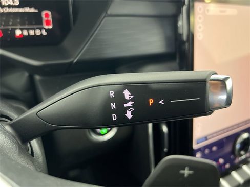 Used 2025 GMC Acadia Elevation image 14