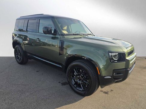 New 2026 Land Rover Defender 110 X-Dynamic SE image 2