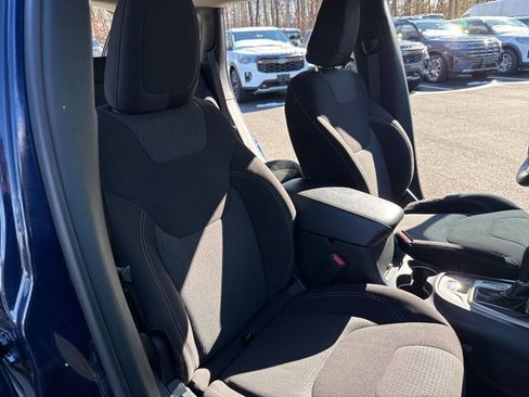 Used 2016 Jeep Cherokee Latitude w/ Cold Weather Group image 22