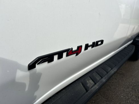 Used 2024 GMC Sierra 2500 AT4 w/ Technology Package AWD/4WD image 8