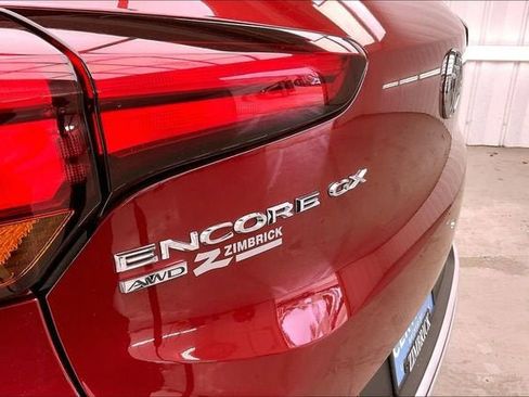 Certified 2022 Buick Encore GX Select AWD/4WD image 9