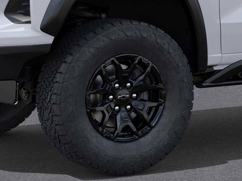 New 2025 Chevrolet Colorado ZR2 w/ Midnight Edition image 9