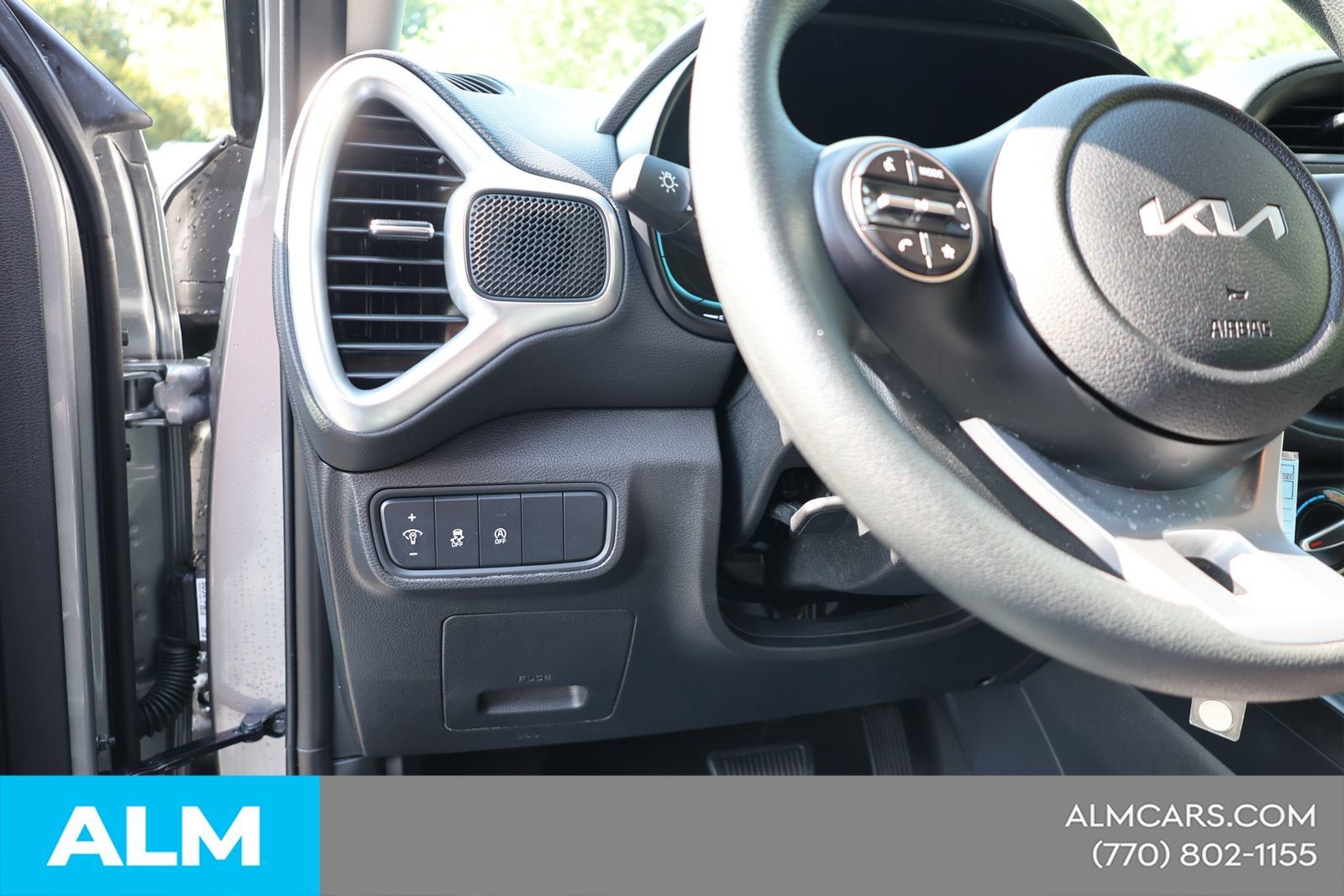 Used 2025 Kia Soul LX w/ LX Technology Package FWD image 20
