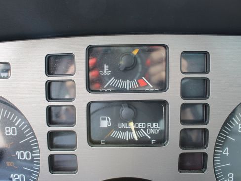 Used 1987 Pontiac Fiero GT RWD image 11