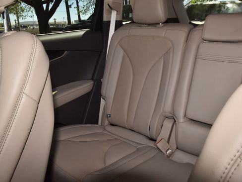 Used 2023 Lincoln Nautilus Reserve image 19