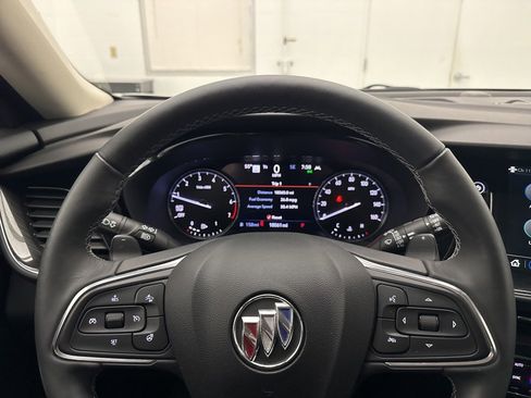 Used 2022 Buick Envision Essence w/ Technology Package I image 16