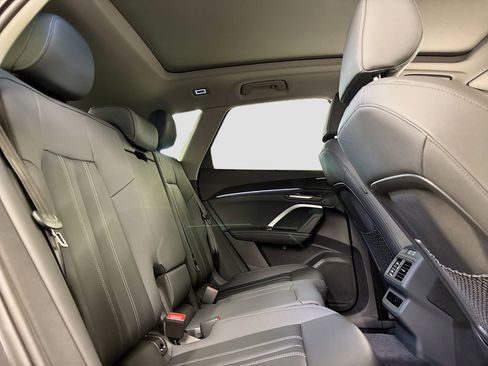 New 2025 Audi Q5 Premium image 16