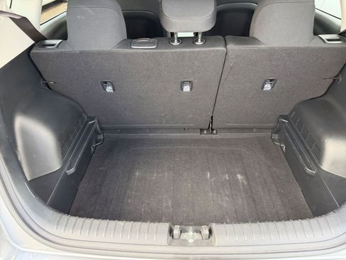 Used 2025 Kia Soul LX w/ LX Technology Package FWD image 29