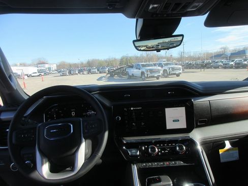 New 2026 GMC Sierra 1500 Denali w/ Denali Reserve Package image 18
