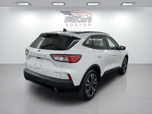 Used 2022 Ford Escape SE w/ SE Sport Appearance Package AWD/4WD image 4