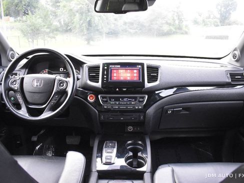 Used 2016 Honda Pilot Touring image 18
