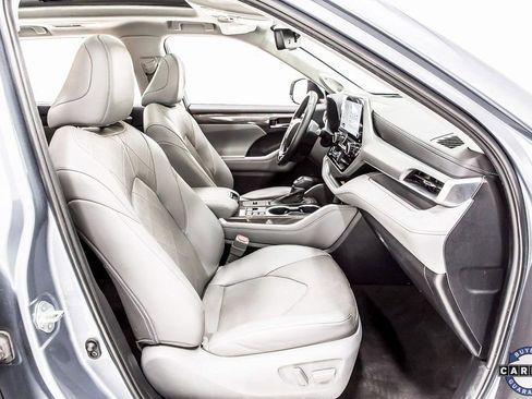 Used 2023 Toyota Highlander Platinum image 31