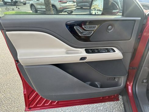 Used 2020 Lincoln Aviator Reserve w/ Elements Package Plus image 10