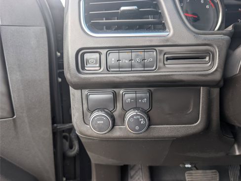 Used 2021 Chevrolet Suburban LS image 19