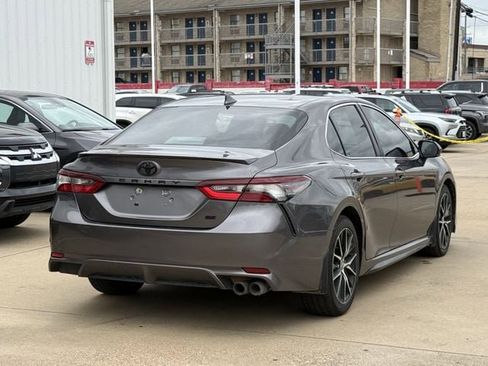 Used 2024 Toyota Camry SE FWD image 4