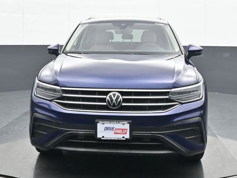 Used 2022 Volkswagen Tiguan SE AWD/4WD image 1