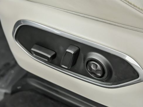 Used 2022 Jeep Wagoneer Series II AWD/4WD image 20